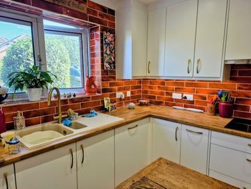 Kitchen tiles: Warm